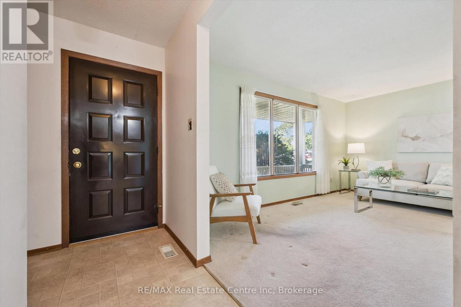 7 COUNTRYSIDE CRESCENT