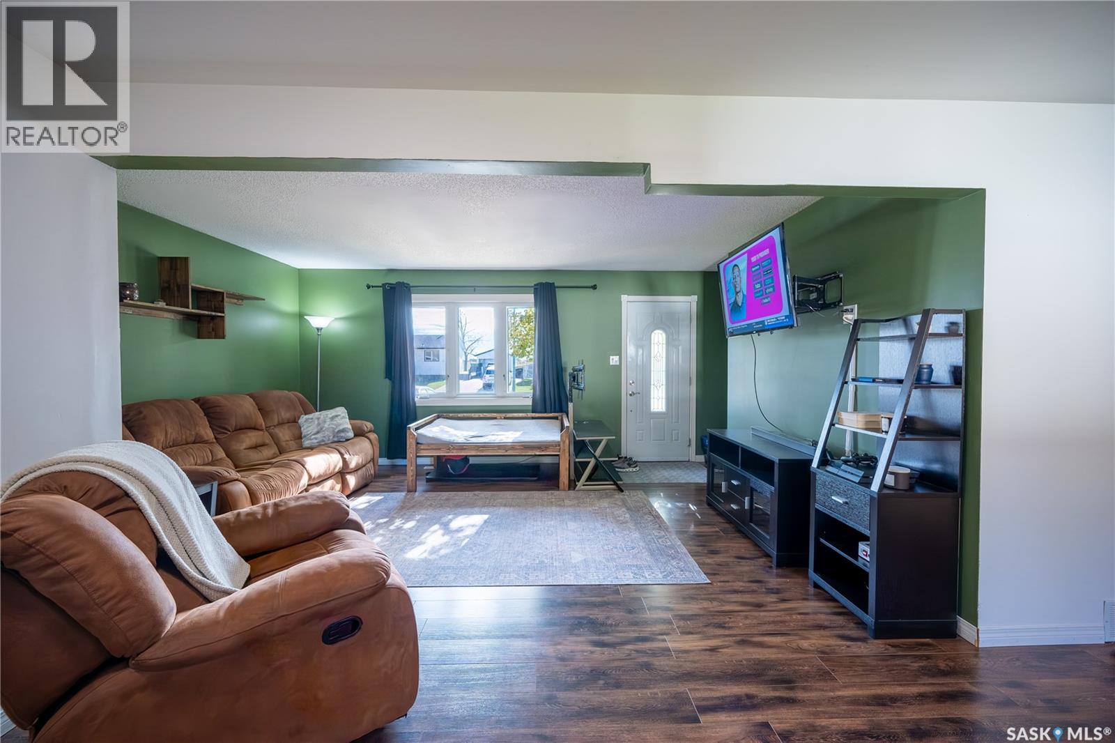 72 Redwood DRIVE