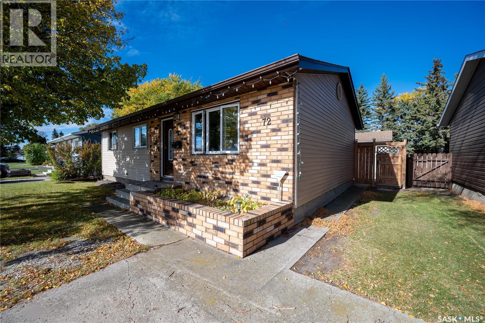 72 Redwood DRIVE