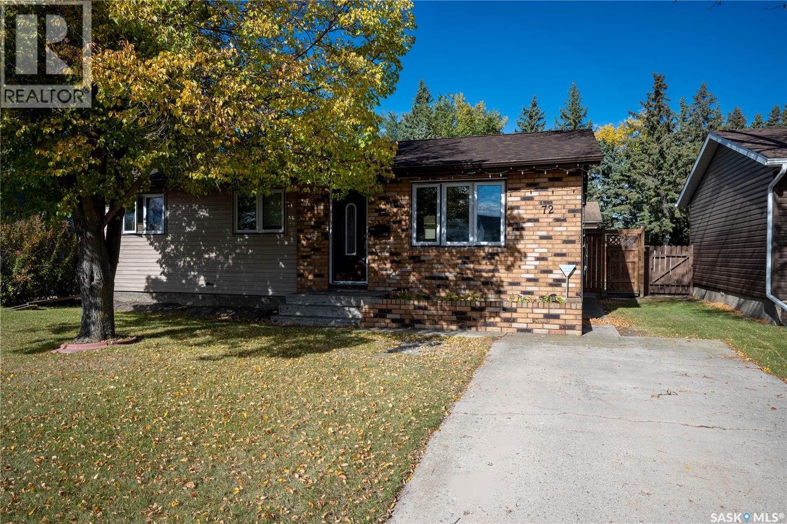 72 Redwood DRIVE