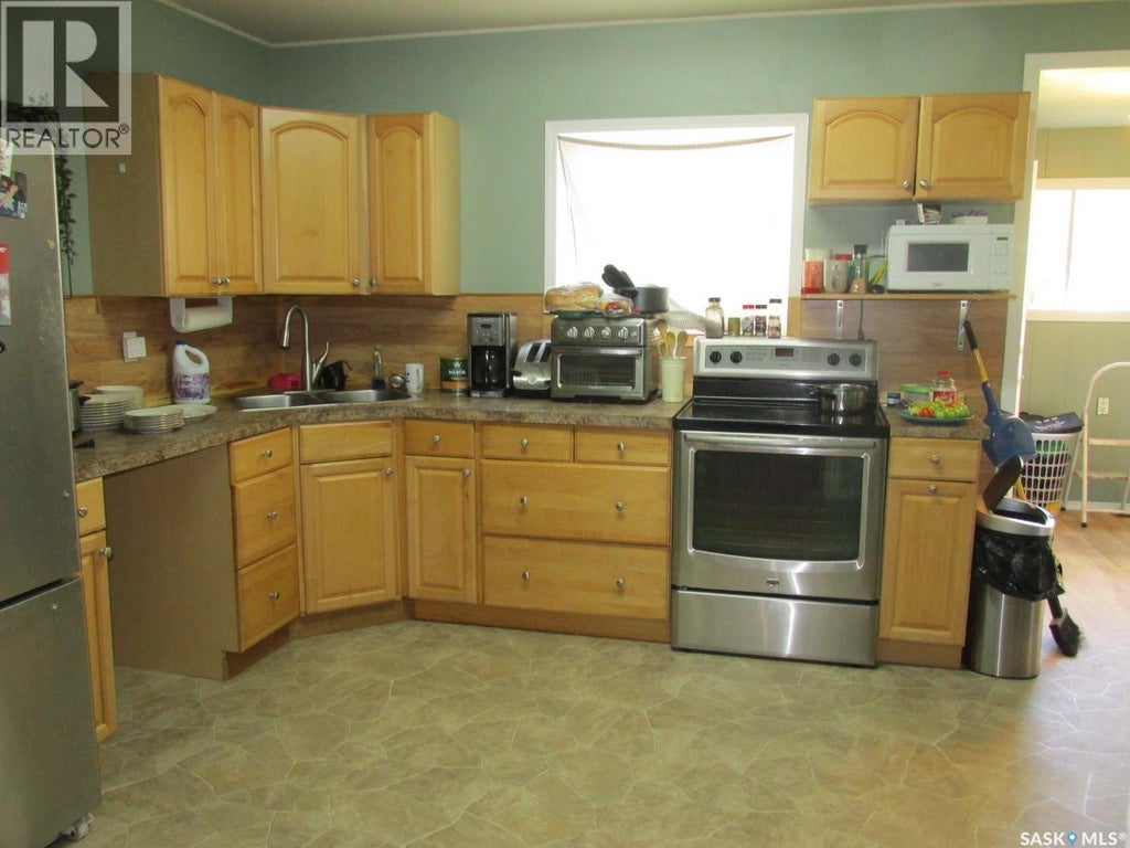 221 1ST STREET E, NIPAWIN, SK S0E 1E0 - Image 2498602012.jpeg?d=l