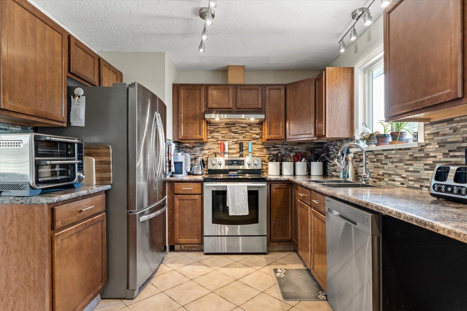 9334 JAMES STREET, Chilliwack Proper East