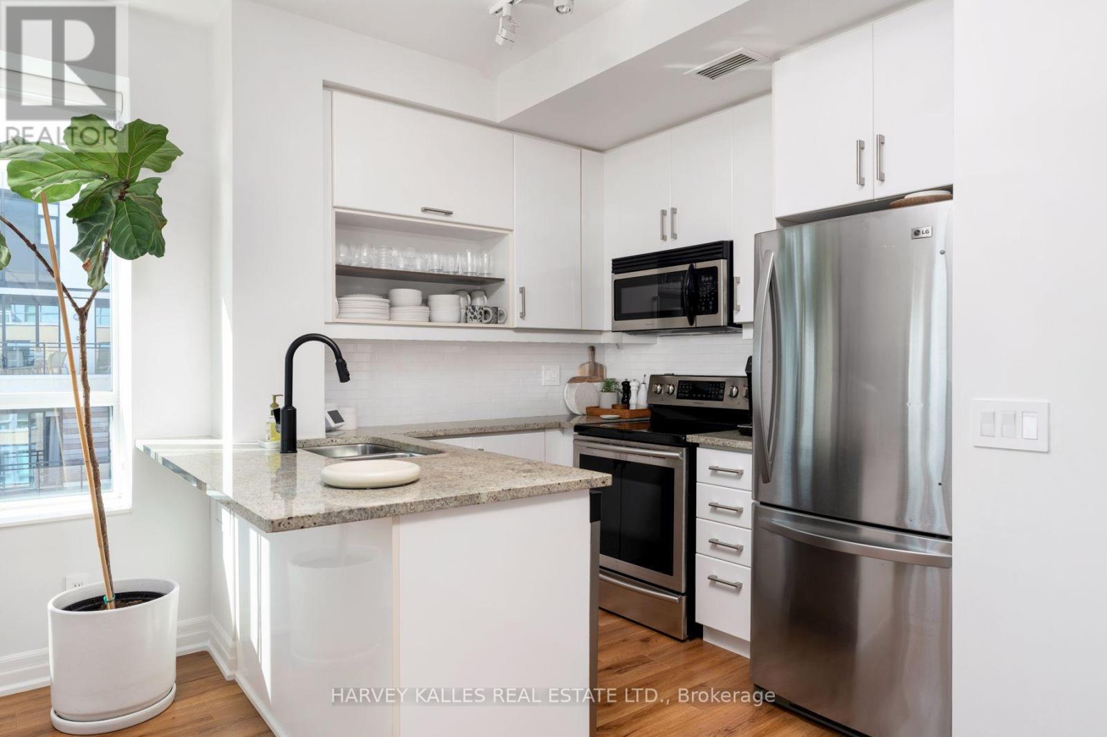 715 - 20 GOTHIC AVENUE