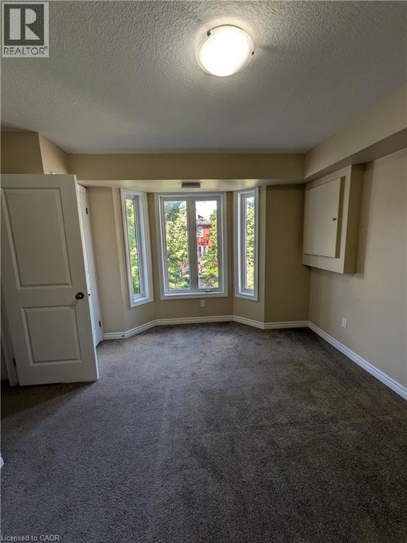 225 RIDDELL Street Unit# 33