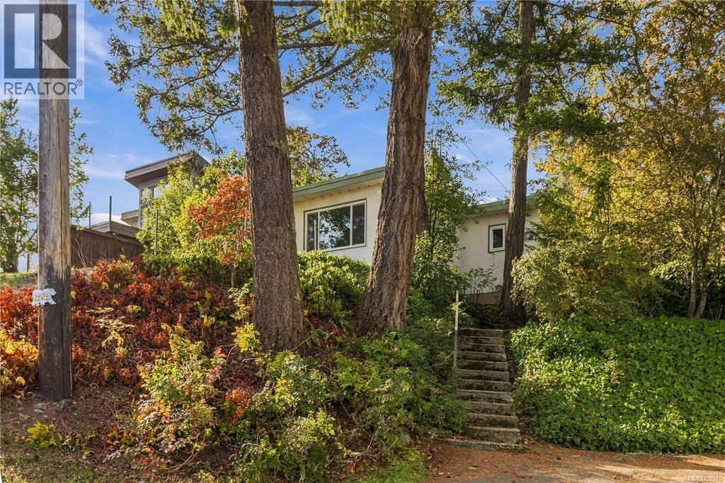 3904 WILKINSON ROAD, SAANICH, BC V8Z 5A2 - Image 142677713.jpeg?d=l