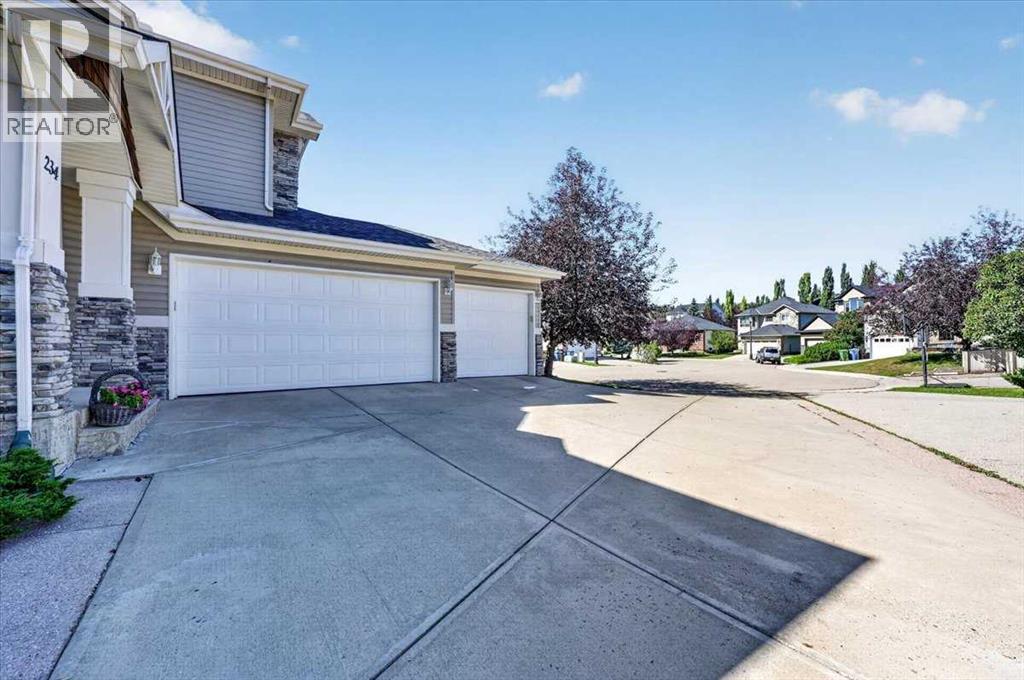 234 Elmont Bay SW
