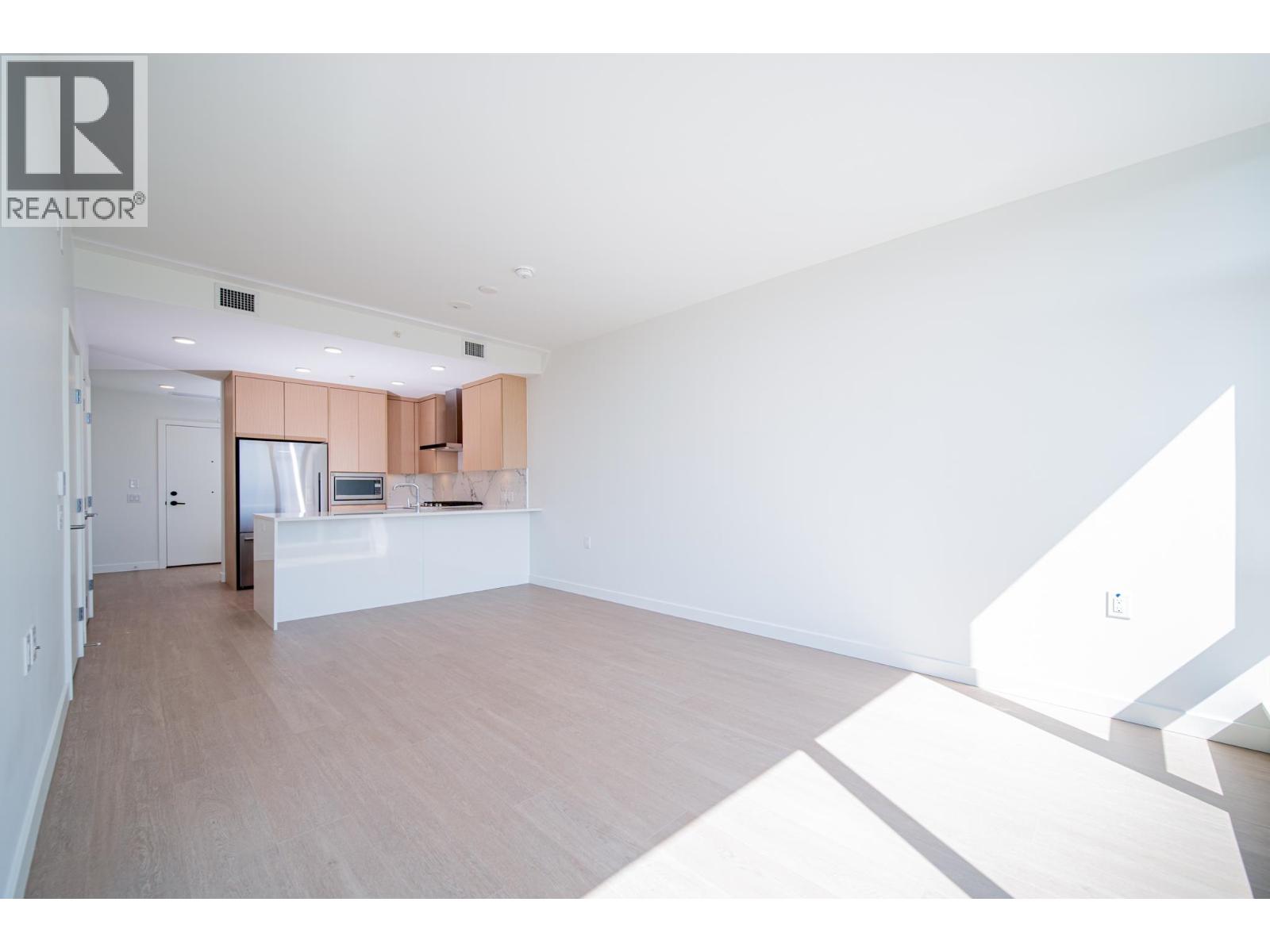 2604 699 WHITTING WAY