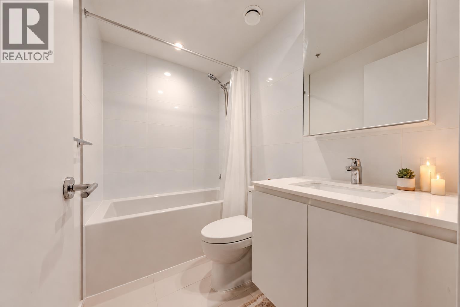 2001 3809 EVERGREEN PLACE