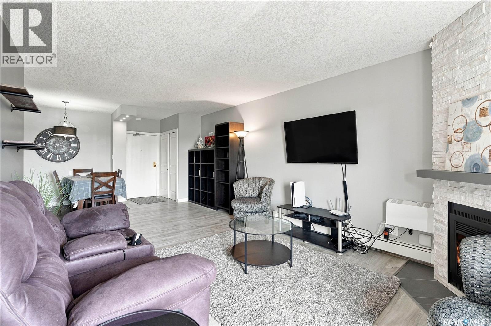 308 423 Tait COURT