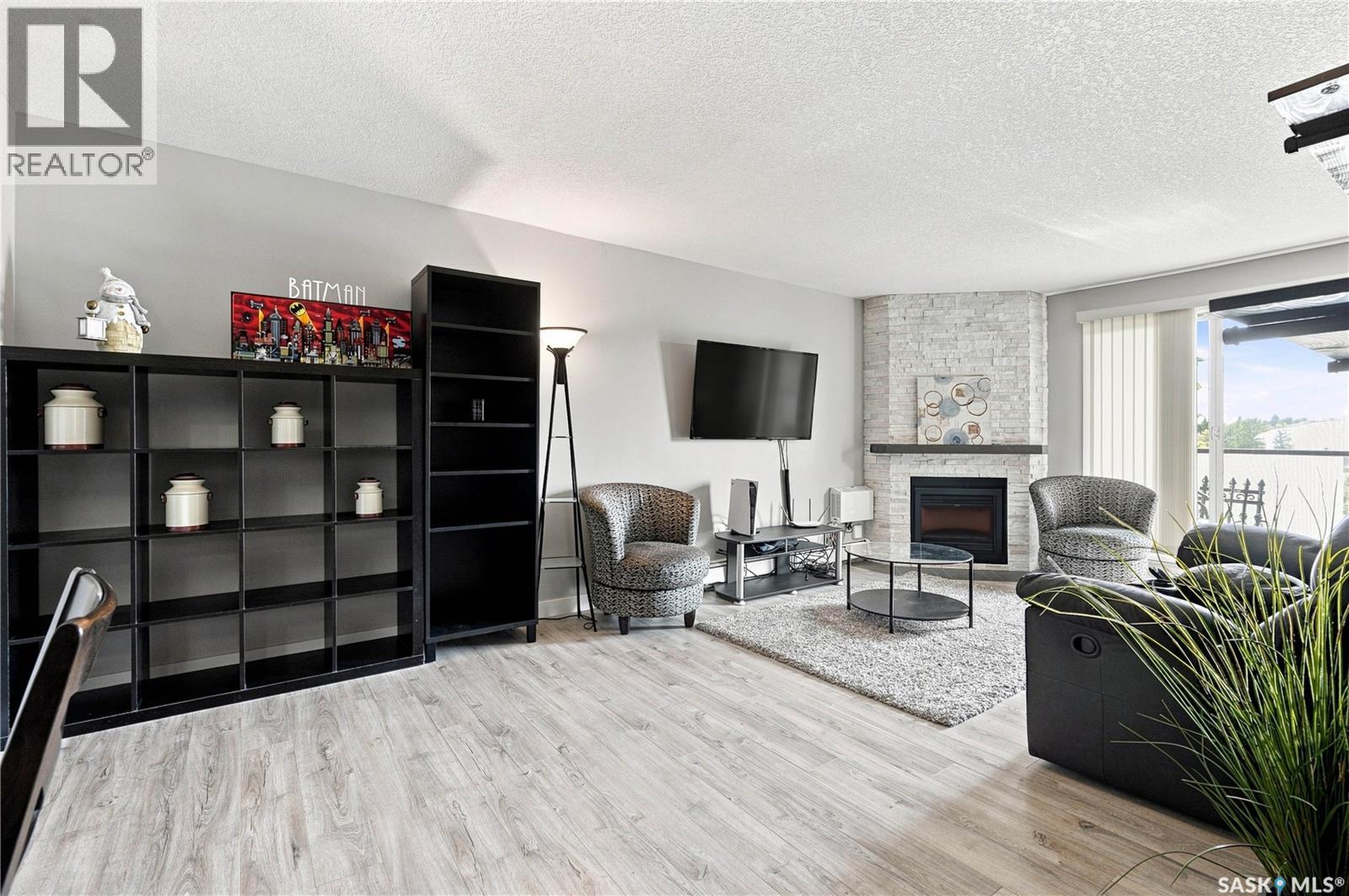 308 423 Tait COURT