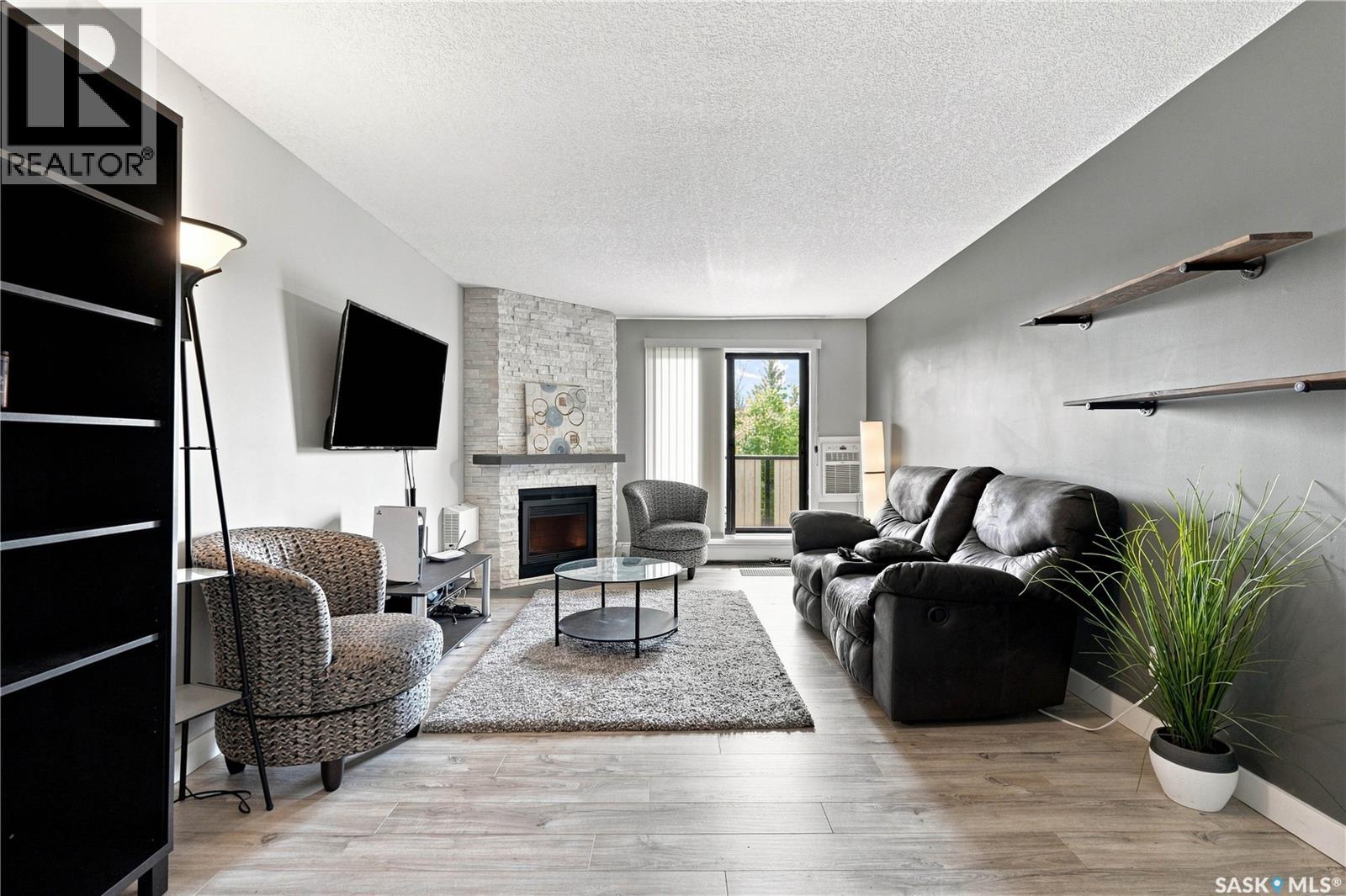 308 423 Tait COURT