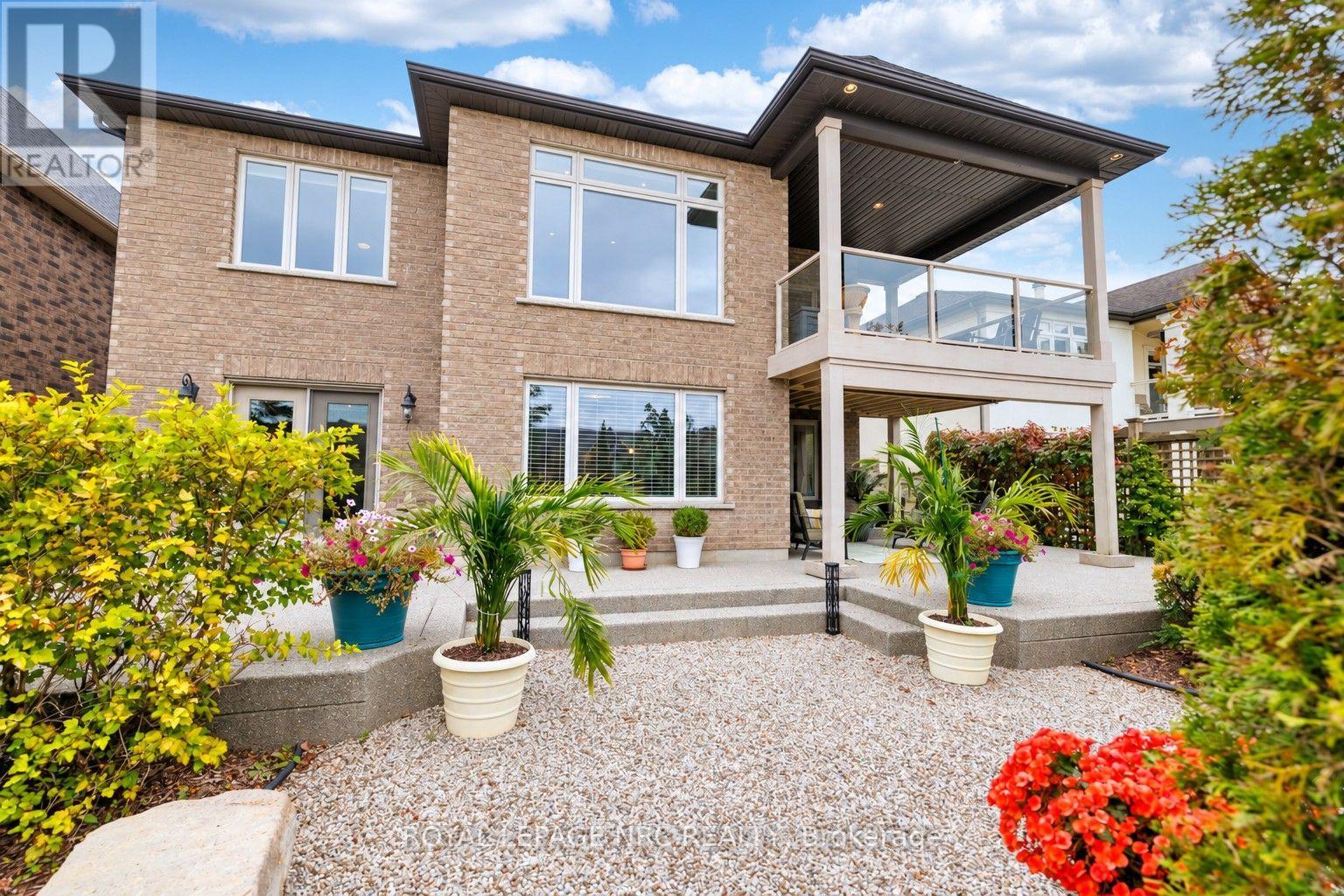 295 CREEKSIDE DRIVE