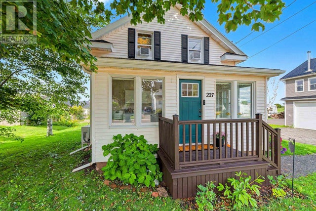227 BORDEN Avenue