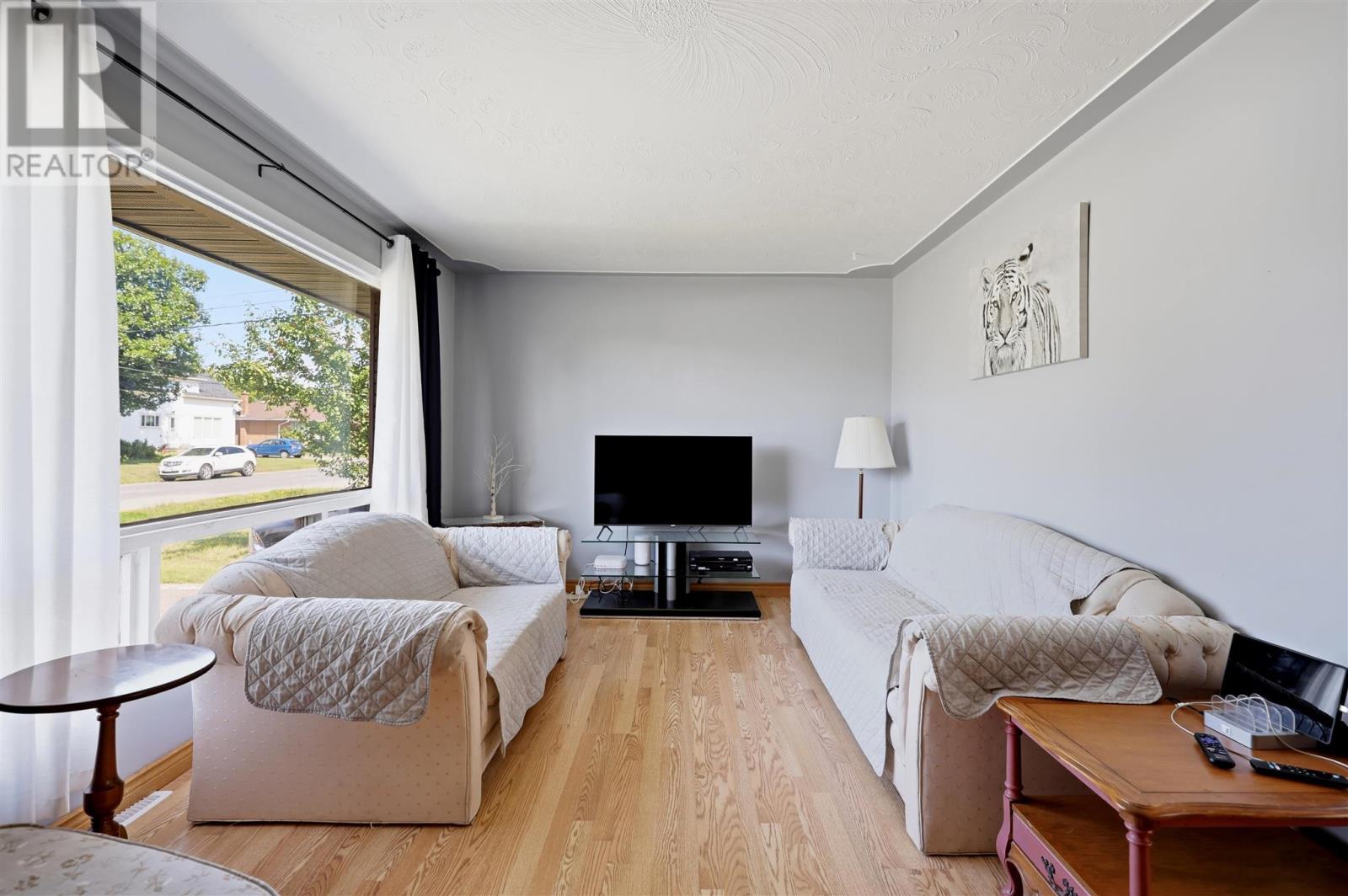 371 Doncaster RD - Photo 3