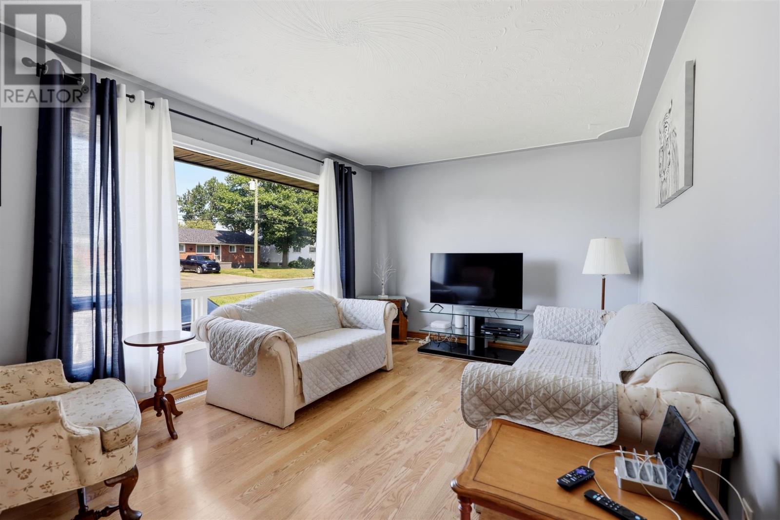 371 Doncaster RD - Photo 4