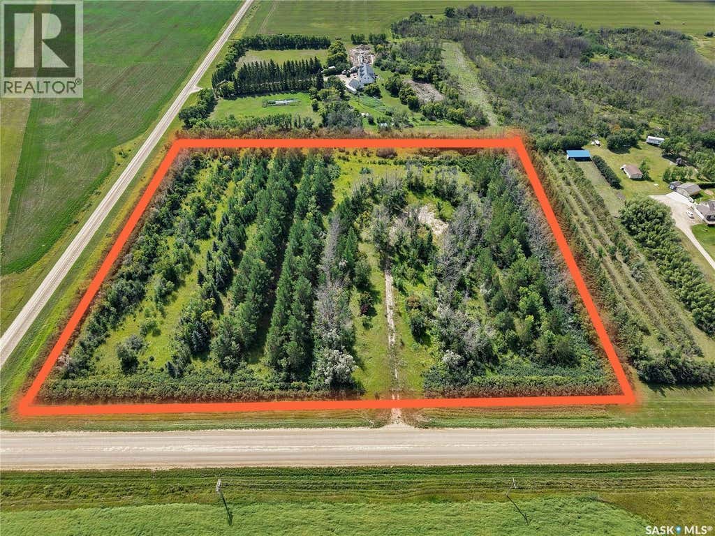 MATURE WOODLAND ACREAGE