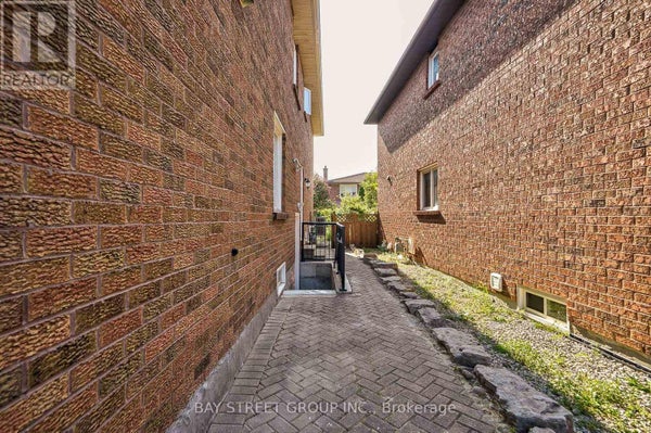 A - 169 Killian Rd, Vaughan (Maple), ON 3