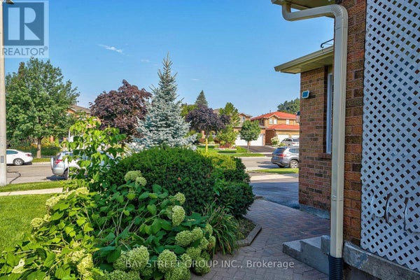 A - 169 Killian Rd, Vaughan (Maple), ON 2