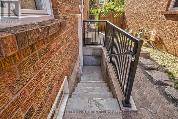 A - 169 Killian Rd, Vaughan (Maple), ON 5