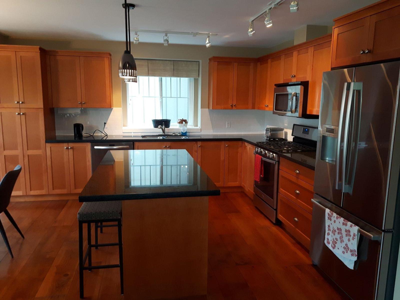 1856 HUCKLEBERRY BEND, Cultus Lake South