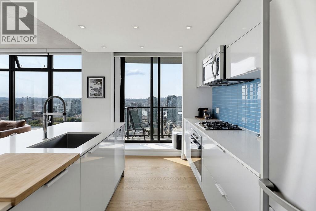 2804 108 W CORDOVA STREET