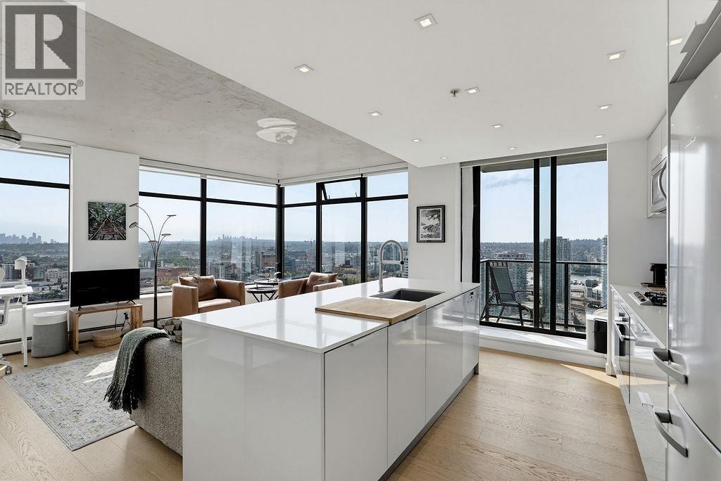 2804 108 W CORDOVA STREET