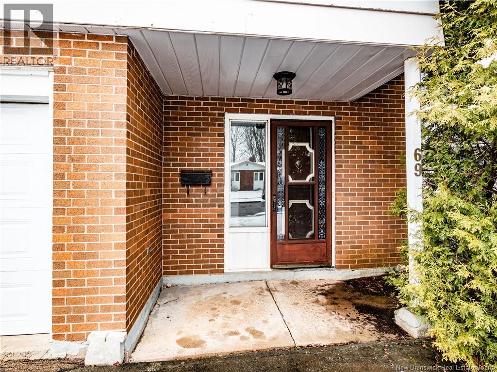 69 Chandler Crescent