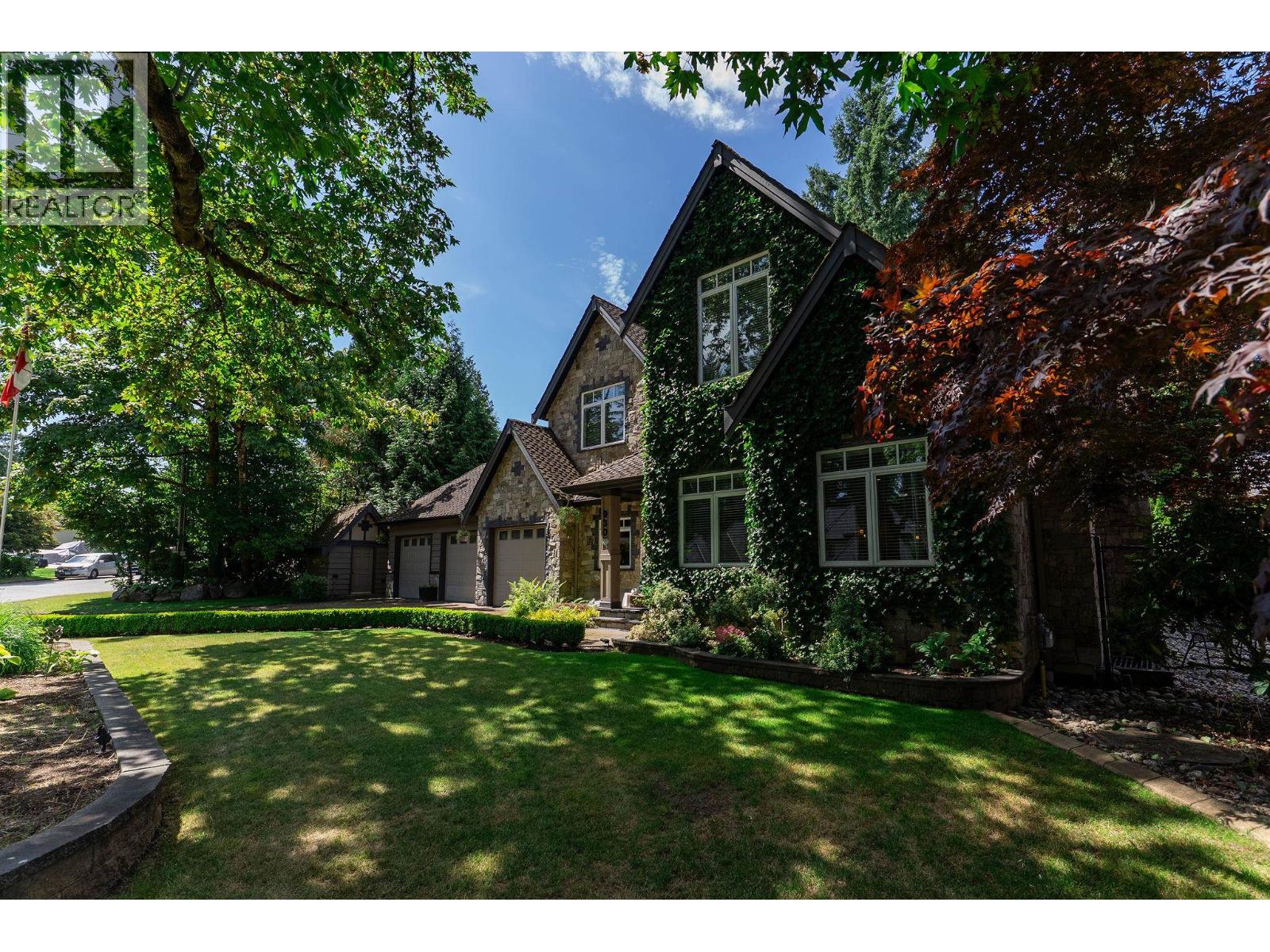 930 SELKIRK CRESCENT