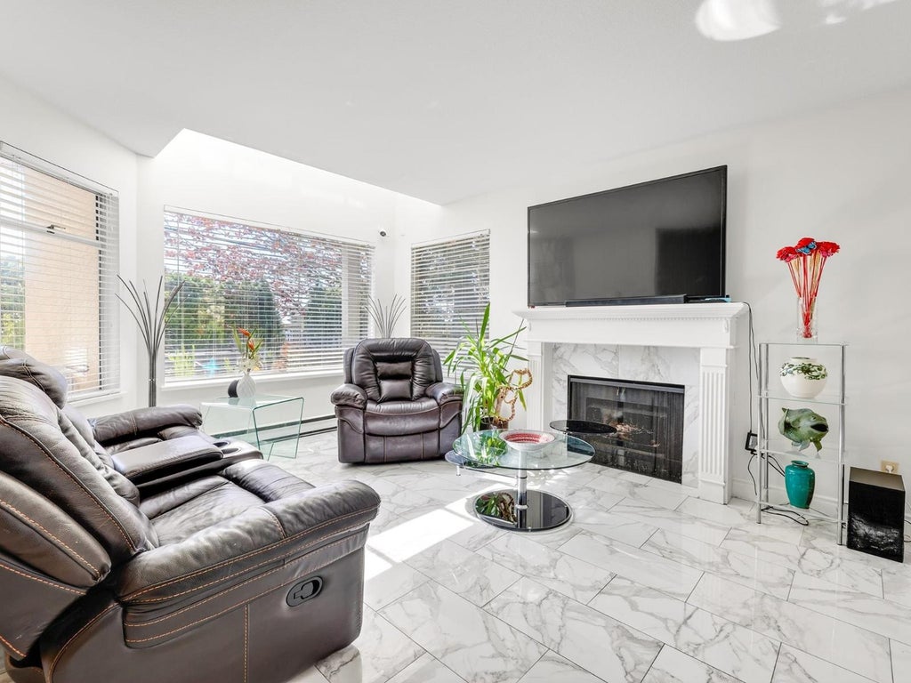 101-1225 MERKLIN STREET, WHITE ROCK, BC V4B 4B8 - Image 828609402.jpeg?d=l