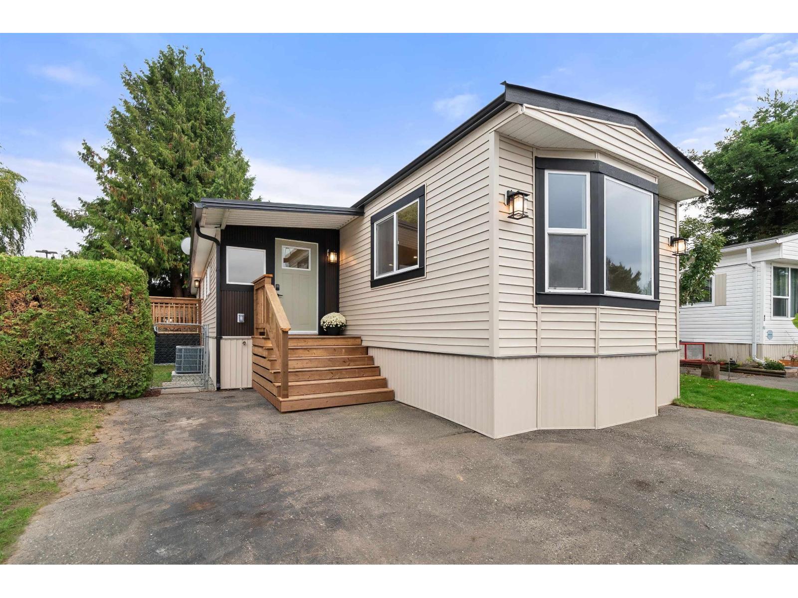 44 45640 WATSON ROAD, Garrison Crossing
