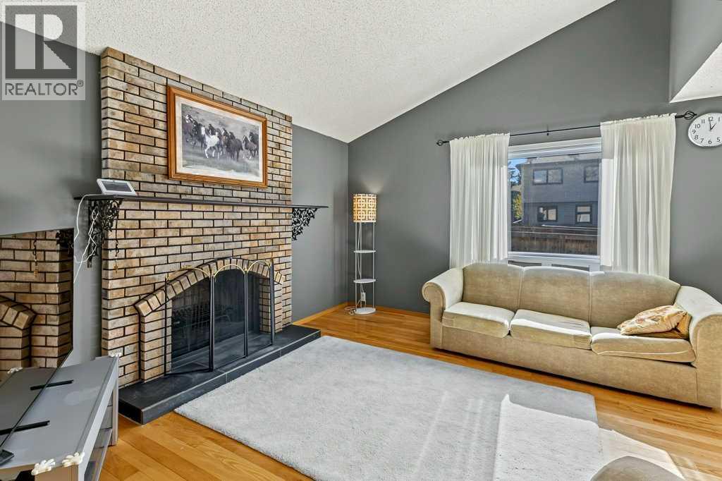 28, 76 Cedardale Crescent SW