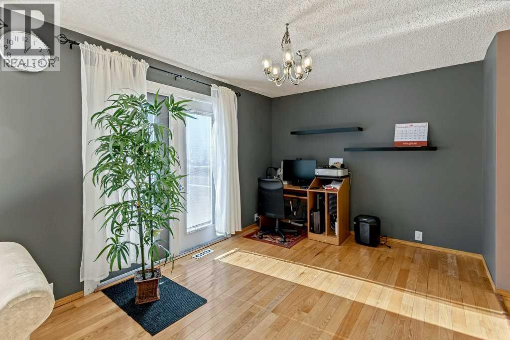 28, 76 Cedardale Crescent SW