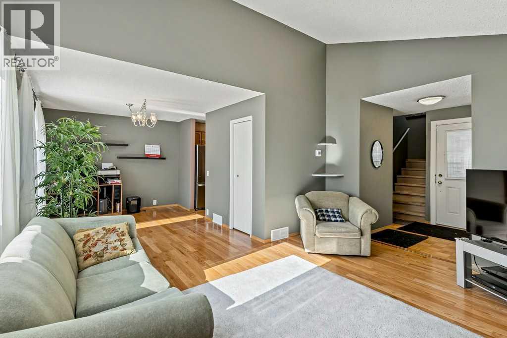 28, 76 Cedardale Crescent SW