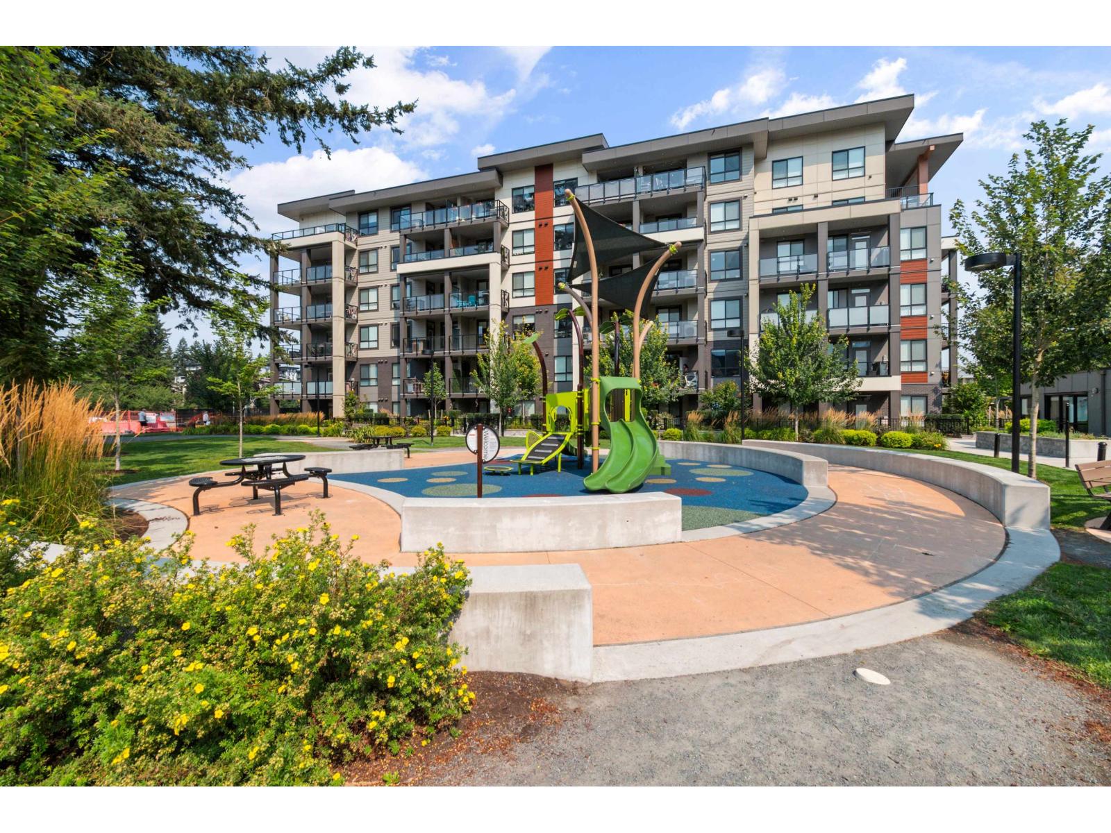 604 45505 CAMPUS DRIVE, Garrison Crossing