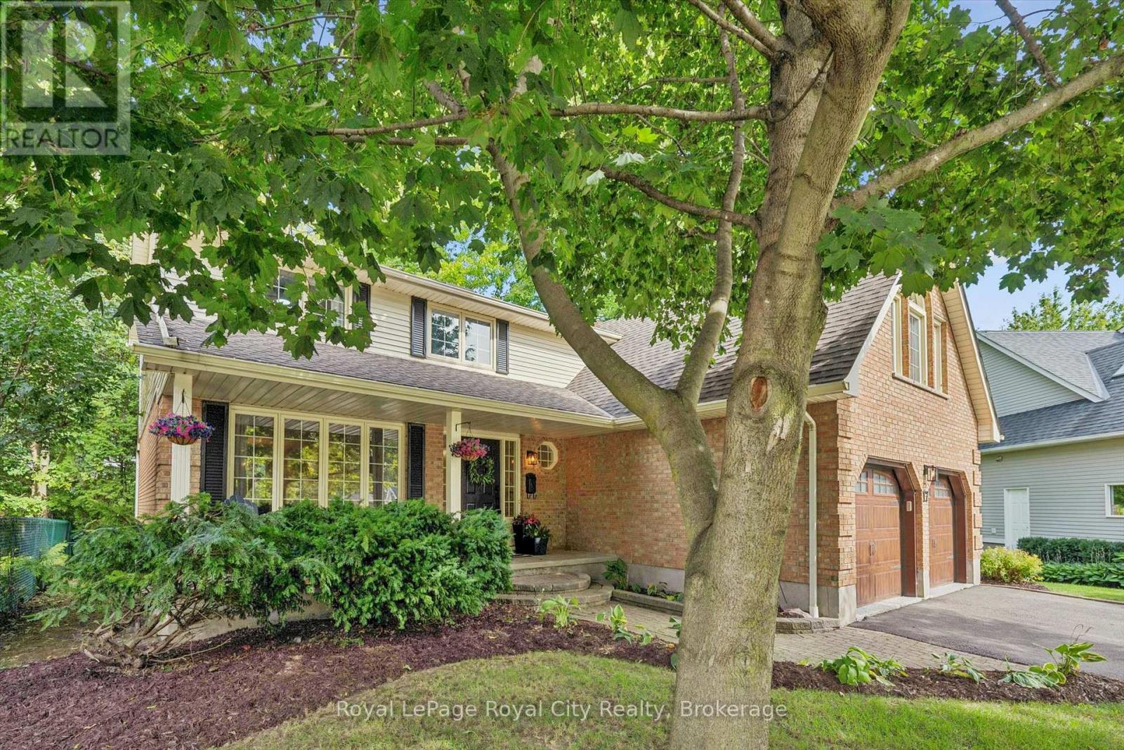 17 SUGARBUSH PLACE