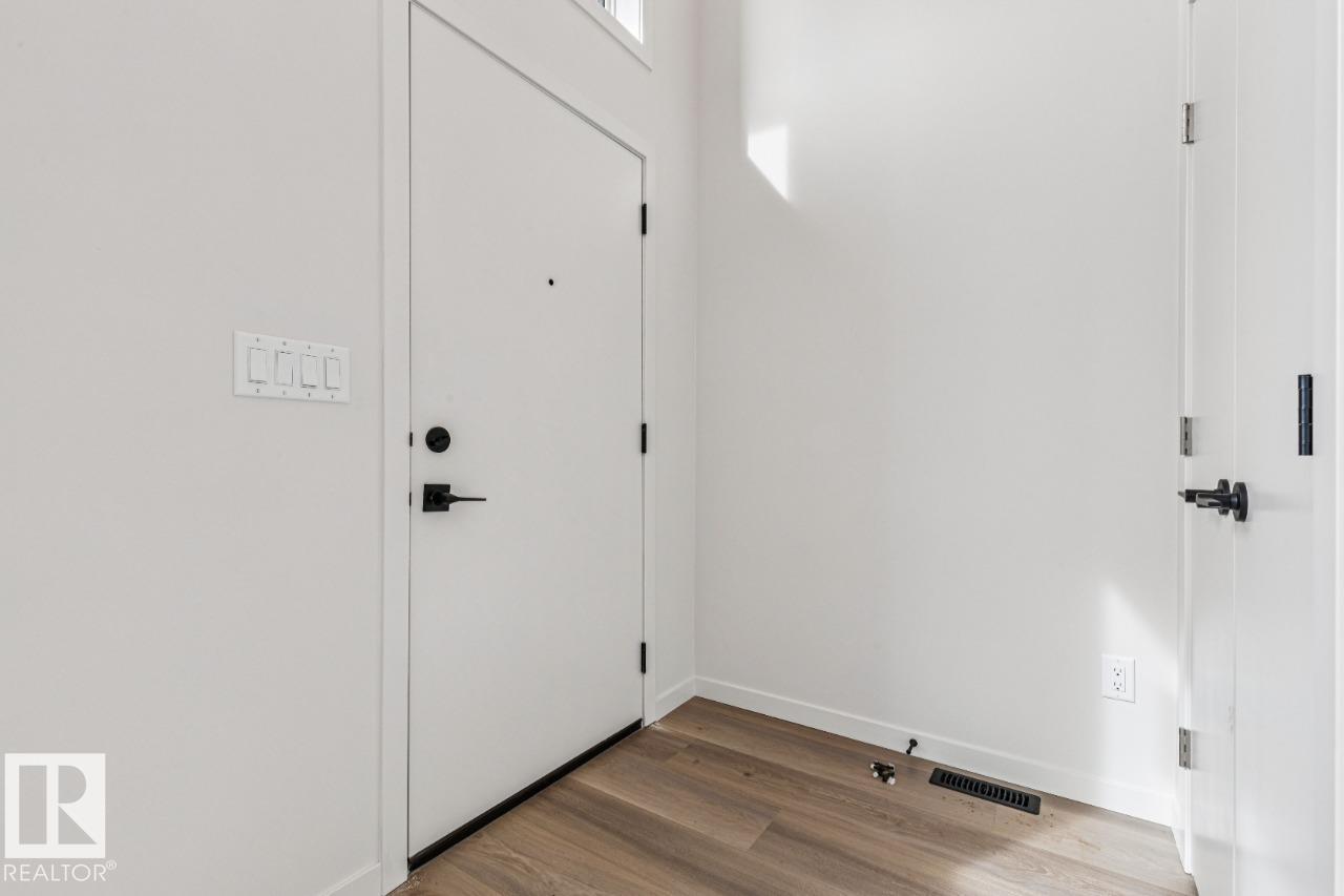 319 30 ST SW