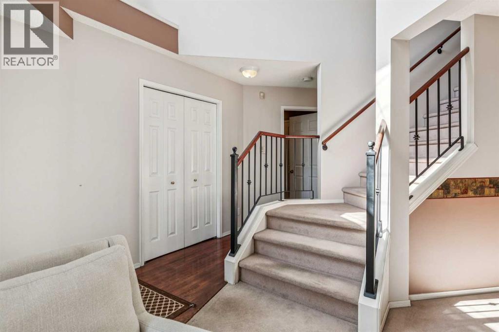 40 Country Hills Bay NW
