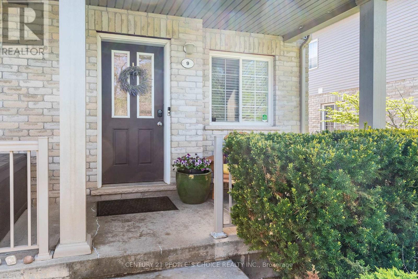 9 - 35 MOUNTFORD DRIVE