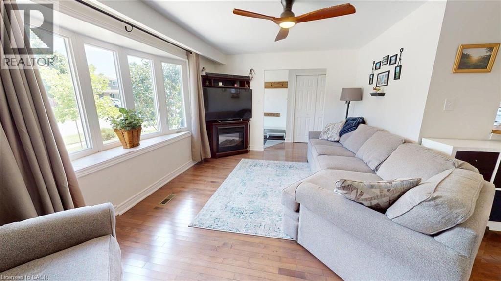 18 LARKSPUR Lane