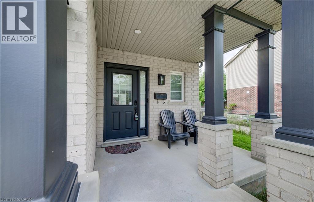737 NORTH LEAKSDALE Circle