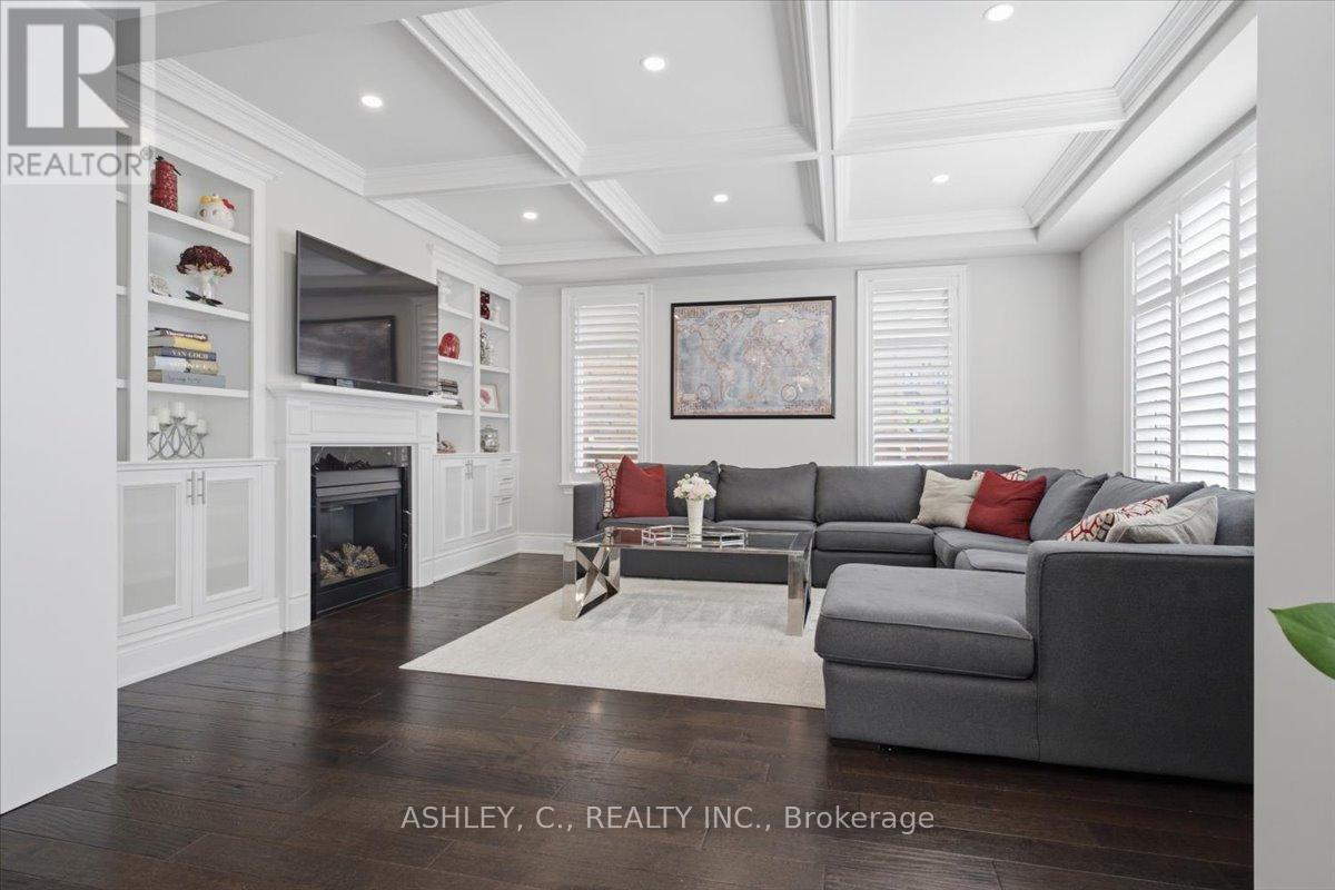 2177 VINELAND CRESCENT