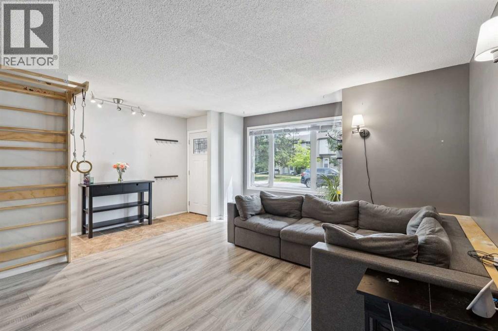83, 630 Sabrina Road SW