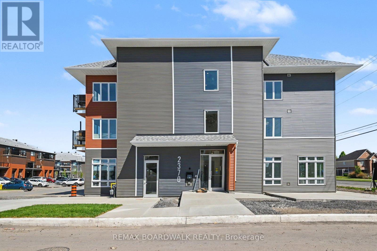 104 - 2370 TENTH LINE ROAD