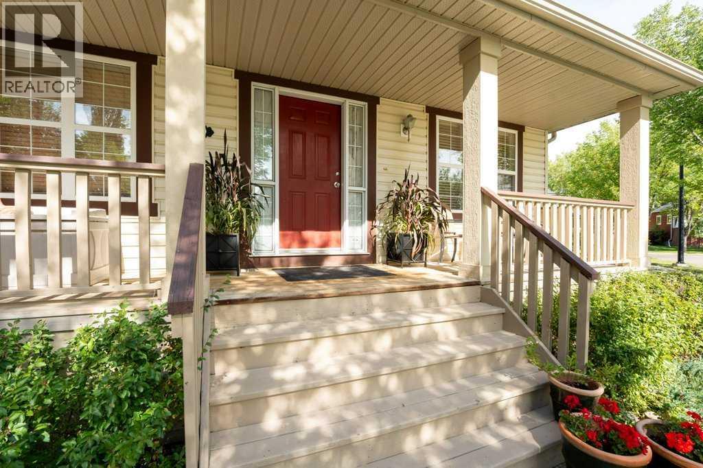 393 Inverness Park SE