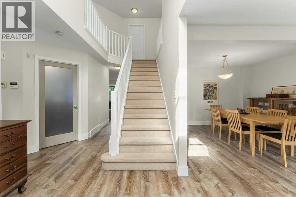 393 Inverness Park SE