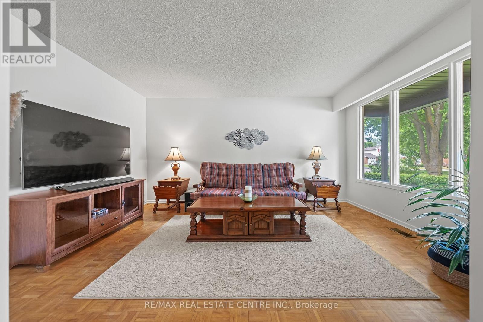 120 ARROWHEAD CRESCENT