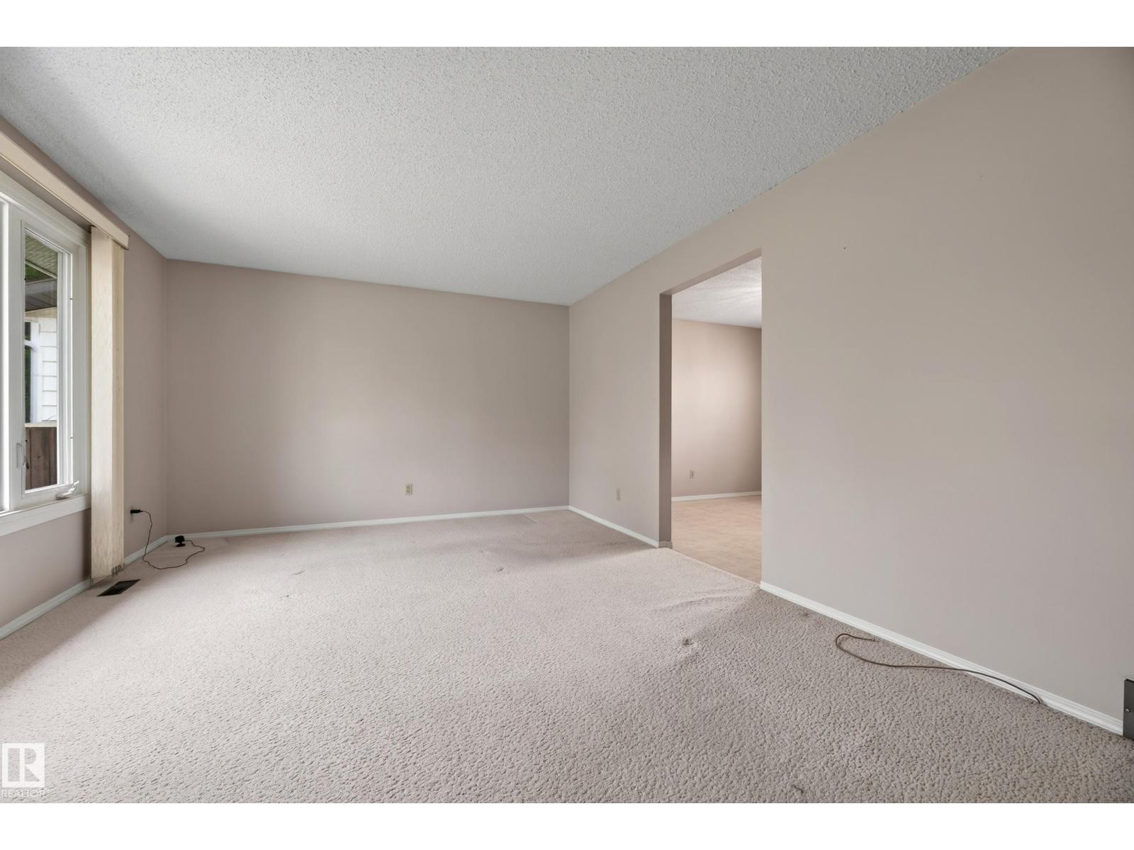 11607 139 AV NW