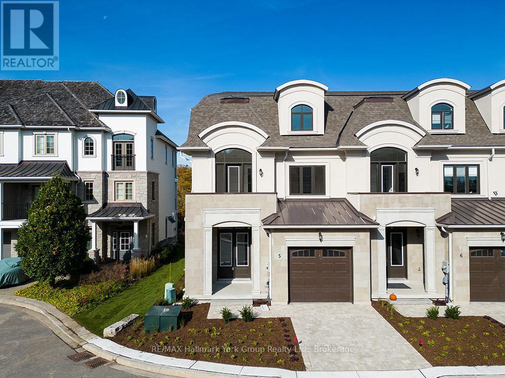 5-11 BAY STREET E