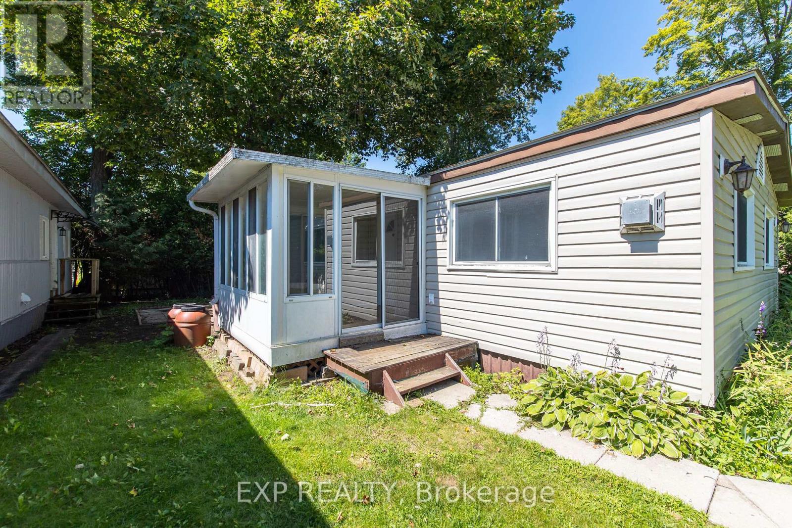 21 MAPLEWOOD AVENUE
