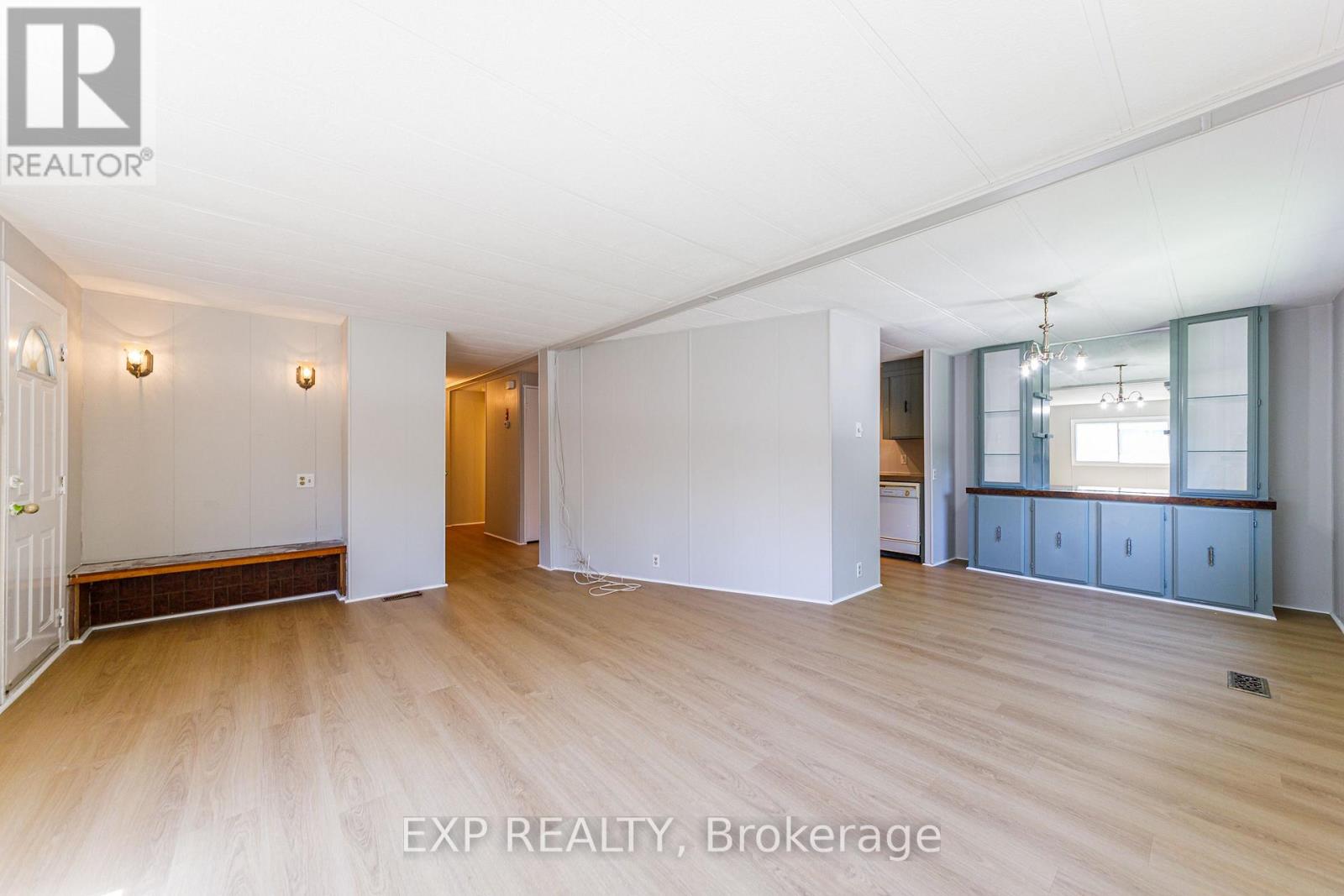 21 MAPLEWOOD AVENUE